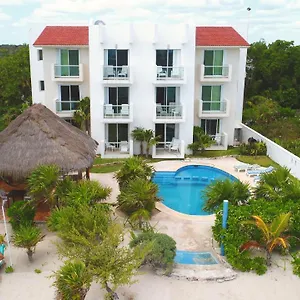 https://akumal-tanik.allrivieramayahotels.com